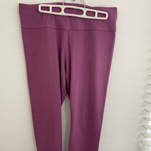 Nike DRI FIT woman's long leggings size XL purple like new